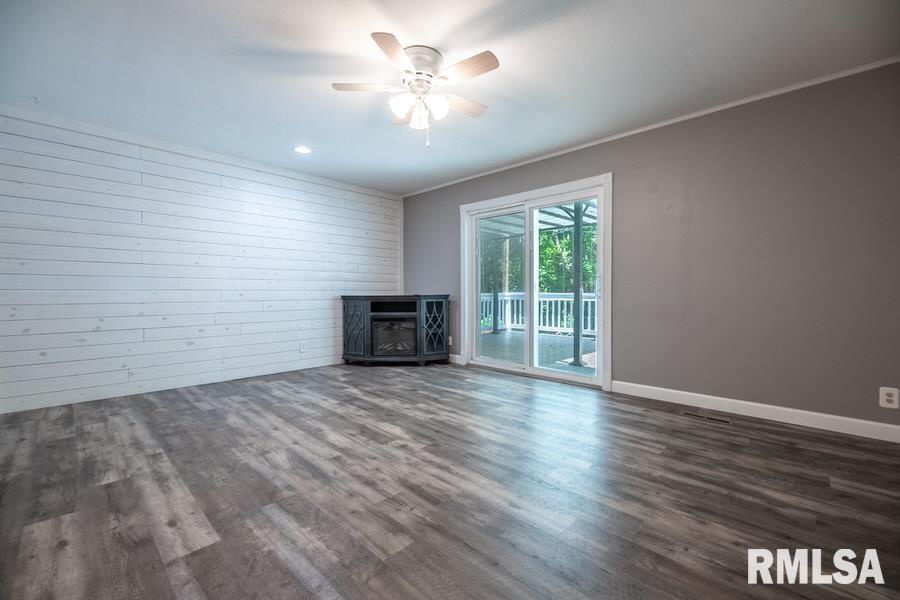 6142 North Hamilton Road Peoria, IL 61614 - Photo 14 of 49 Gallery Image 14
