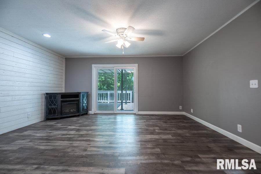 6142 North Hamilton Road Peoria, IL 61614 - Photo 15 of 49 Gallery Image 15