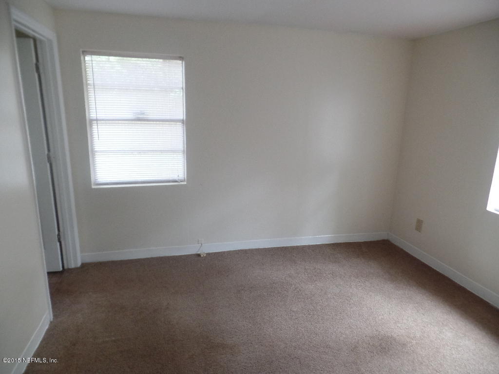 1726 Ryar Road Jacksonville, FL 32216 - Photo 5 of 8 SAM_7559