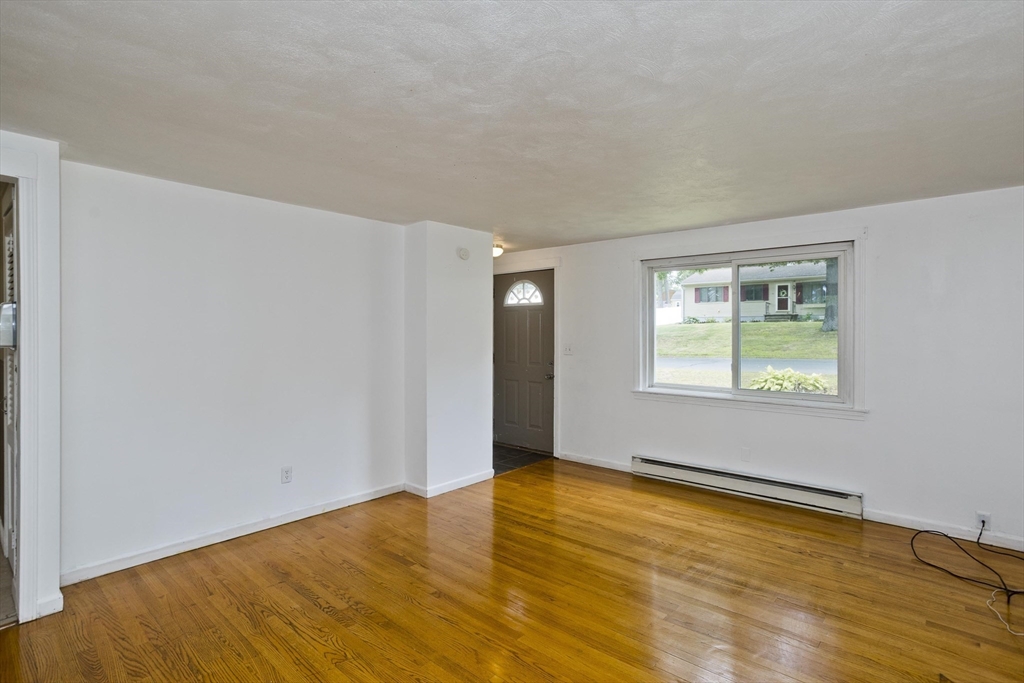 90 Feltham Road Springfield, MA 01118 - Photo 8 of 34 Gallery Image 8
