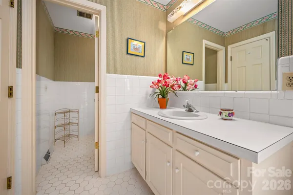 $400,000 | 277 Forest Hills Circle, Rutherfordton, NC 28139