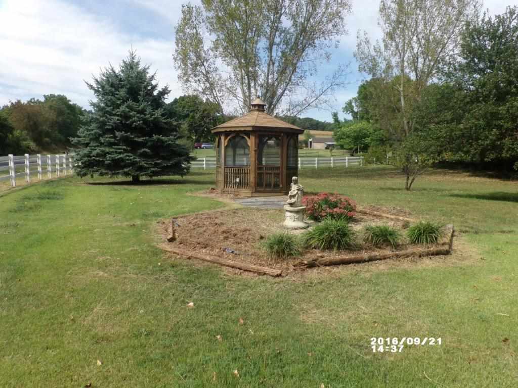 79 Chestnut Ridge Road Staunton, VA 24401 - Photo 3 of 24 a front view of a house with garden