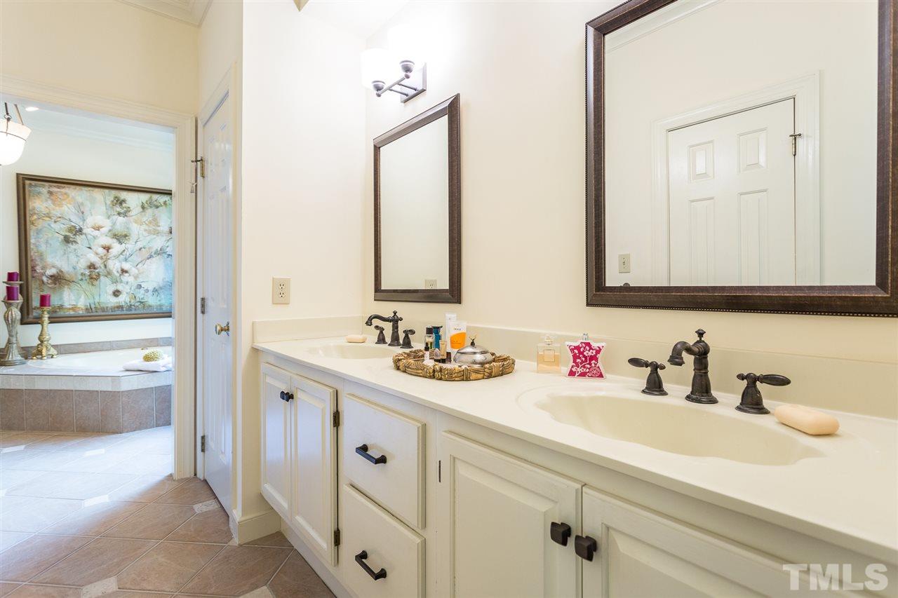 8914 Honeycutt Road Raleigh, NC 27615 - Photo 15 of 30