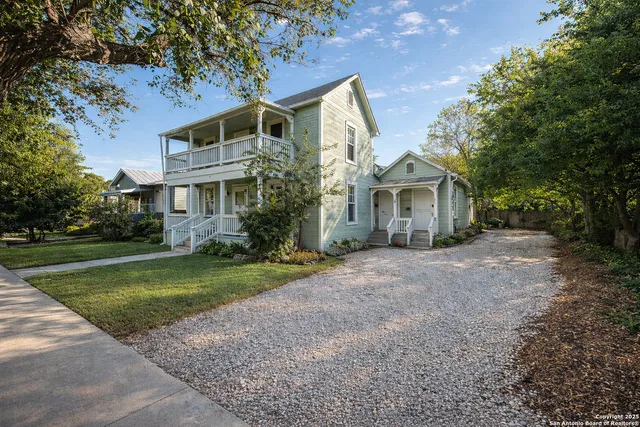 $1,250 | 816 Hays Street, San Antonio, TX 78202