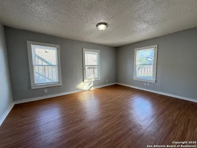 $1,250 | 816 Hays Street, San Antonio, TX 78202