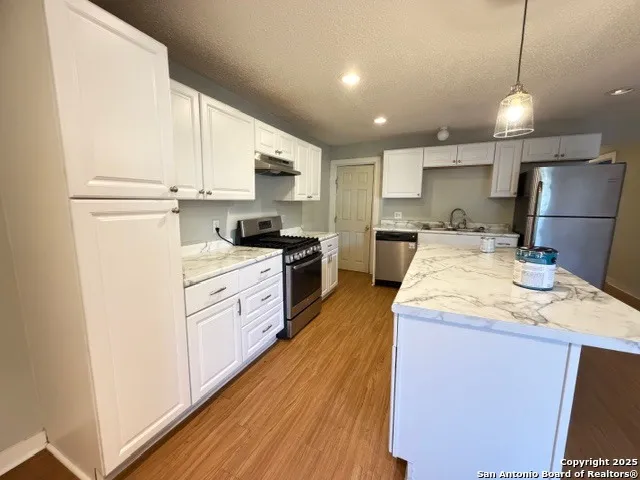 $1,250 | 816 Hays Street, San Antonio, TX 78202