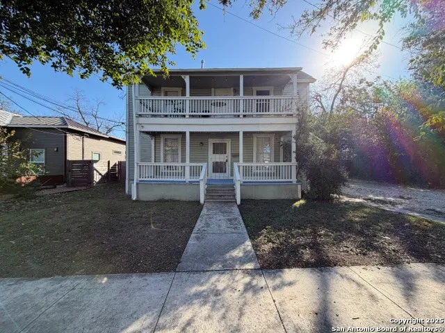 $1,250 | 816 Hays Street, San Antonio, TX 78202