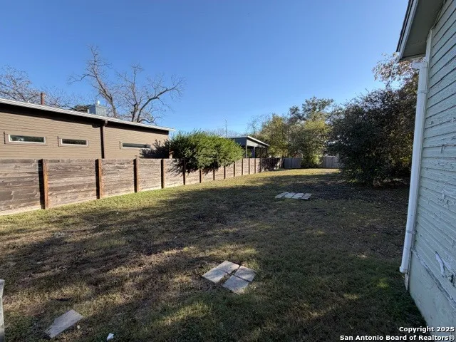 $1,250 | 816 Hays Street, San Antonio, TX 78202