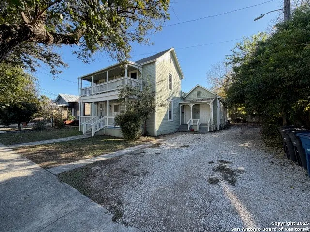 $1,250 | 816 Hays Street, San Antonio, TX 78202