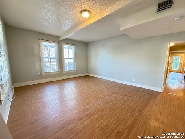 $1,250 | 816 Hays Street, San Antonio, TX 78202