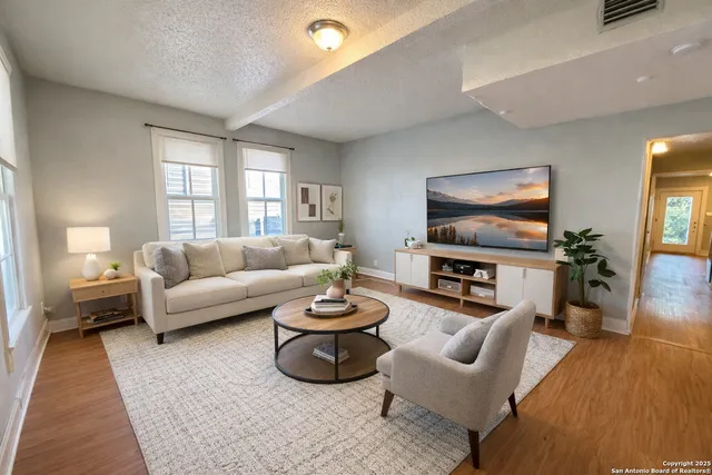 $1,250 | 816 Hays Street, San Antonio, TX 78202