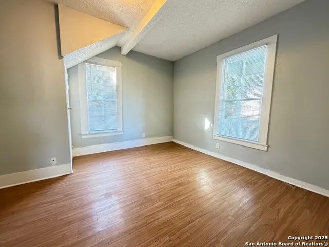 $1,250 | 816 Hays Street, San Antonio, TX 78202