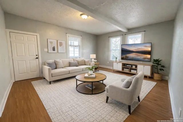 $1,250 | 816 Hays Street, San Antonio, TX 78202