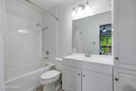 $156,000 | 110 W Bayou, Unit 302, Lafayette, LA 70503