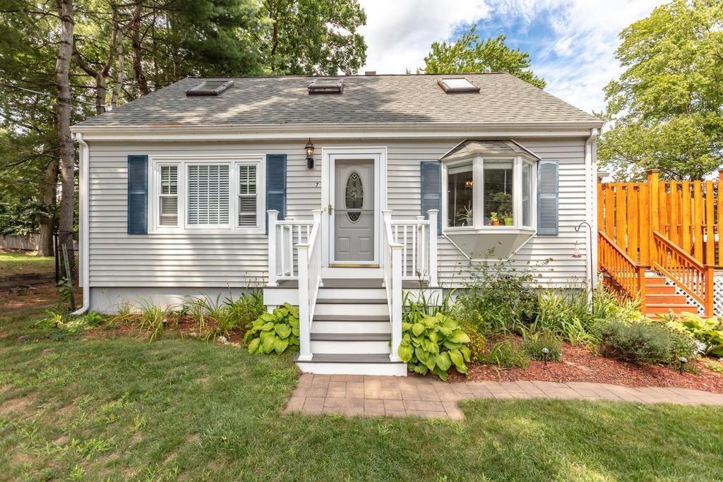 7 Burroughs Road North Reading, MA 01864 - Photo 1 of 29 Gallery Image 1