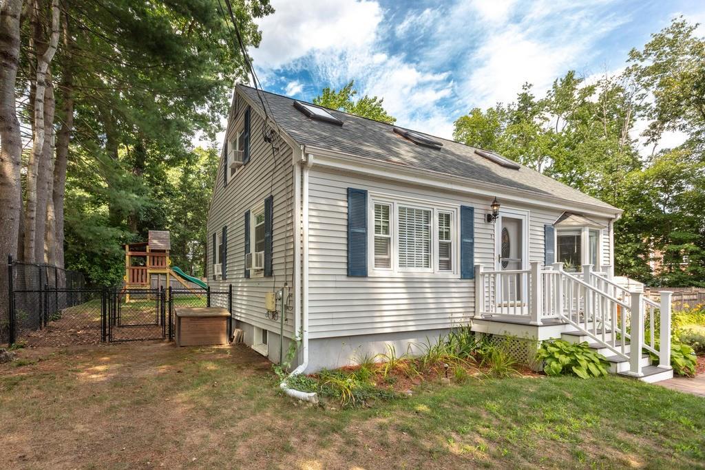 7 Burroughs Road North Reading, MA 01864 - Photo 3 of 29 Gallery Image 3