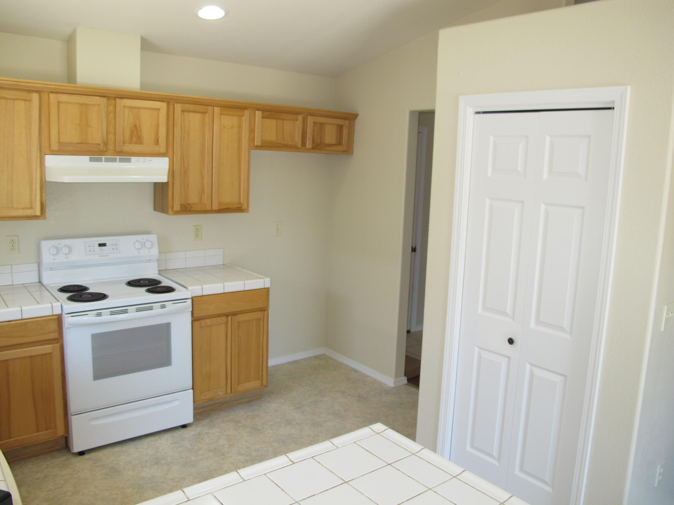 7343 Ruth Drive Klamath Falls, OR 97603 - Photo 10 of 21 IMG_2887