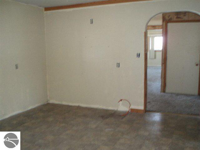 6374 North 11 Mile Road Bentley, MI 48613 - Photo 4 of 13 1750368-3.JPG