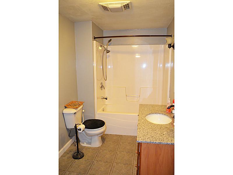 5170 Jonesville Road Columbus, IN 47201 - Photo 11 of 24 Gallery Image 11
