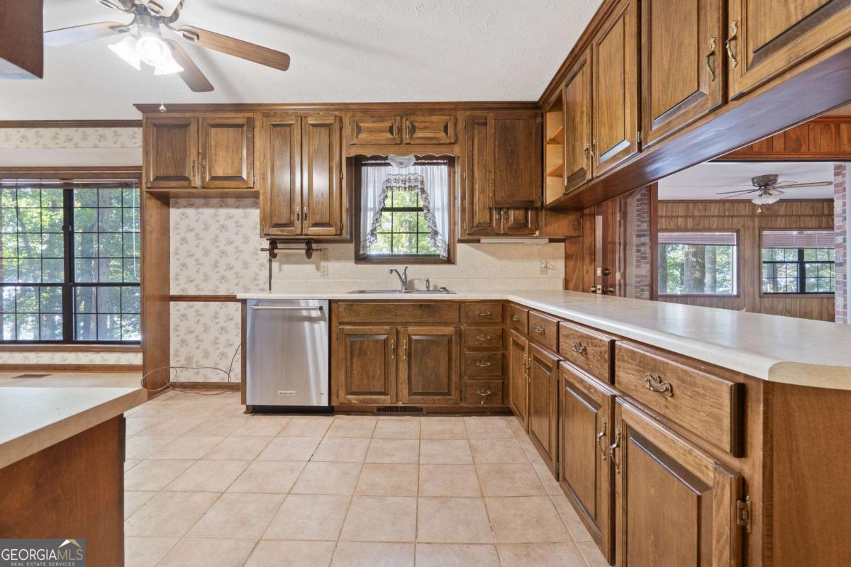188 South Steel Bridge Road Eatonton, GA 31024 - Photo 3 of 52