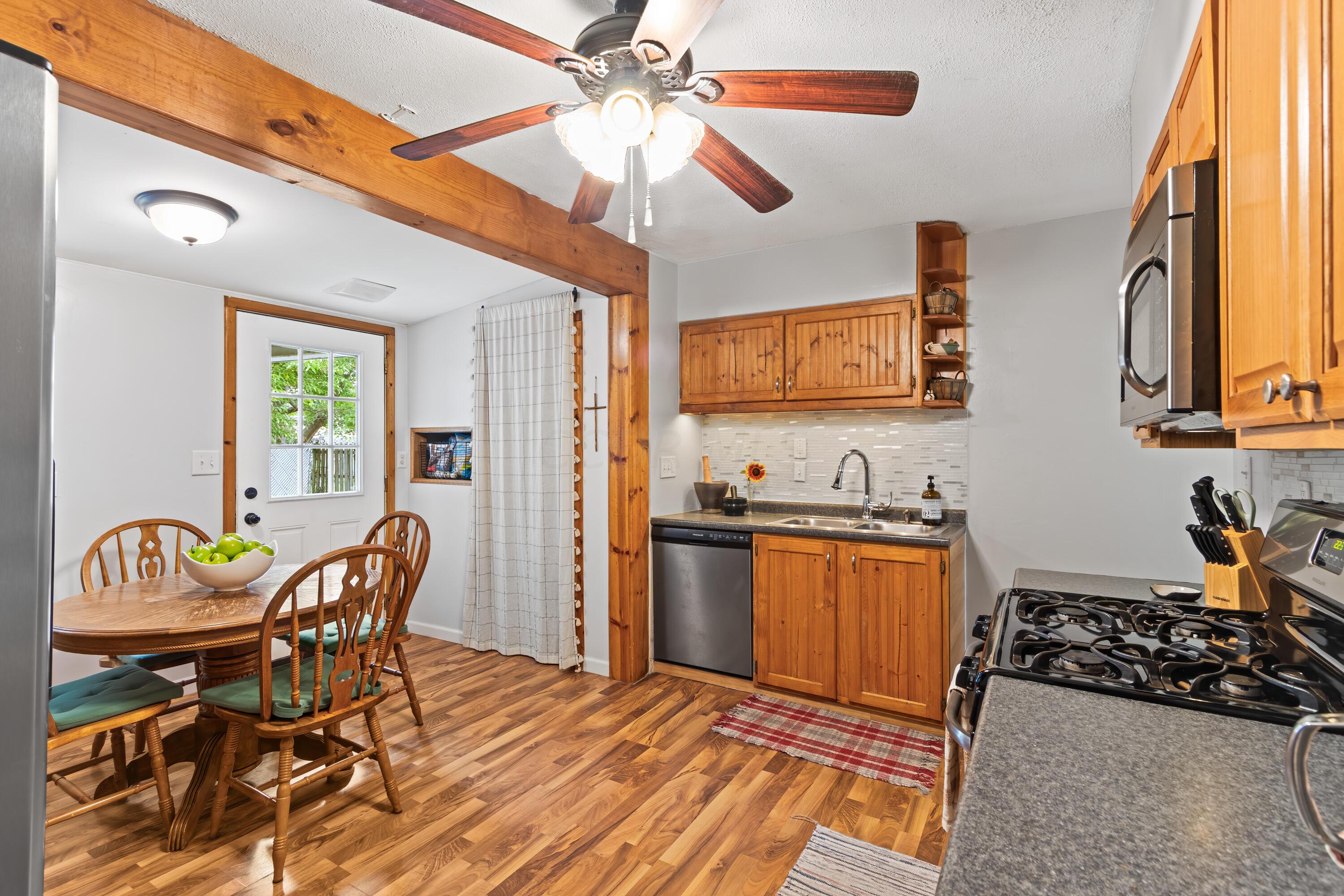 171 South Ashburton Road Columbus, OH 43213 - Photo 9 of 29 171 South Ashburton Road-14.jpg-FULL