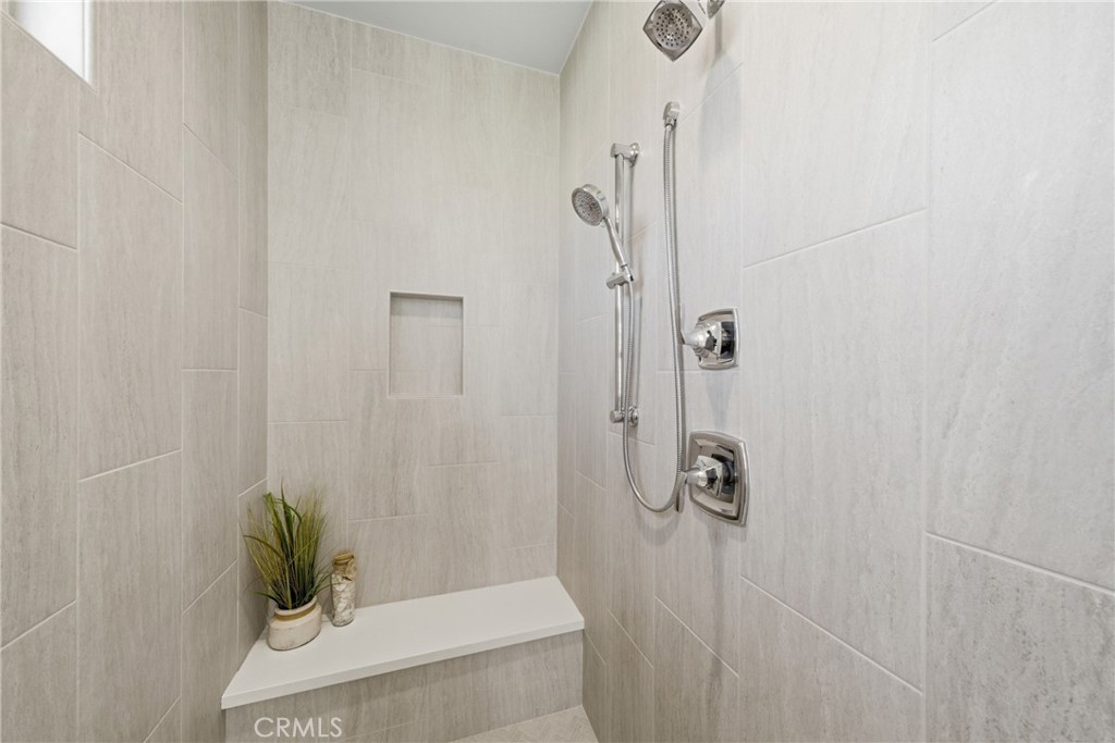 84 Rockinghorse Irvine, CA 92602 - Photo 22 of 41 Primary Bathroom