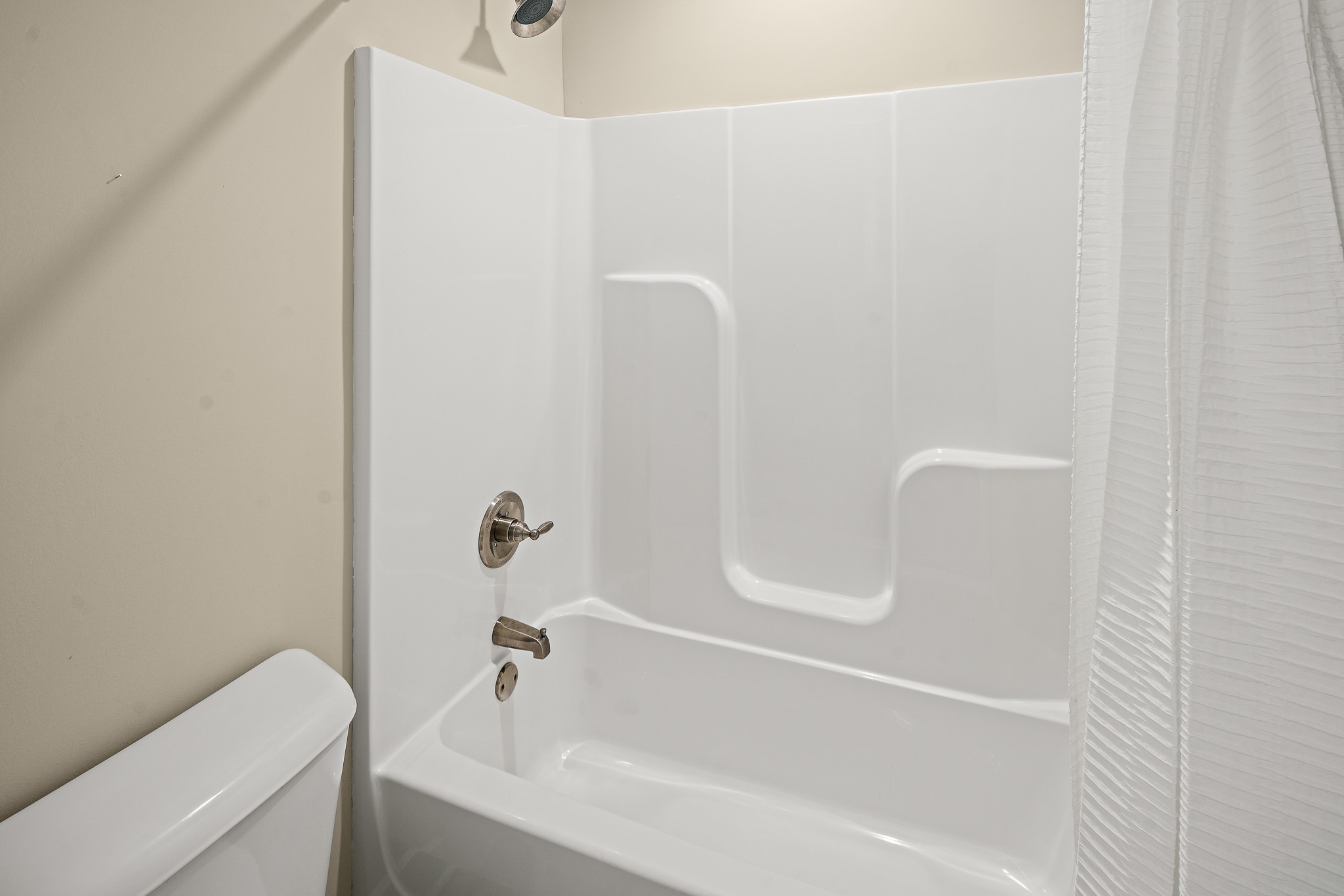 1105 Pegasus Run Lascassas, TN 37085 - Photo 34 of 48 a bathroom with a bathtub