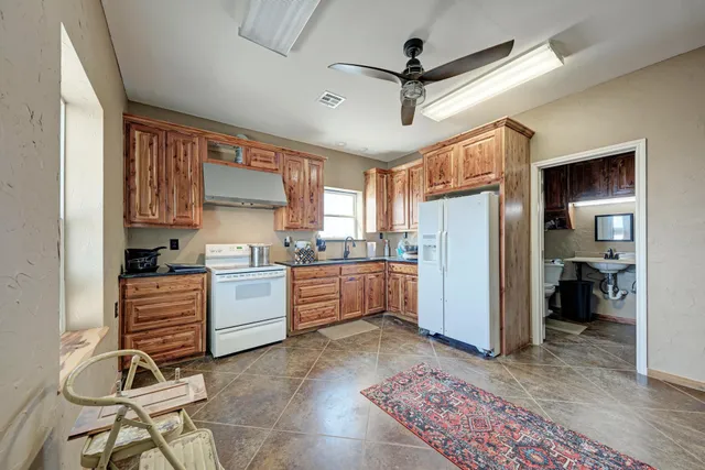 $490,000 | 1155 County Road 304, Oglesby, TX 76561