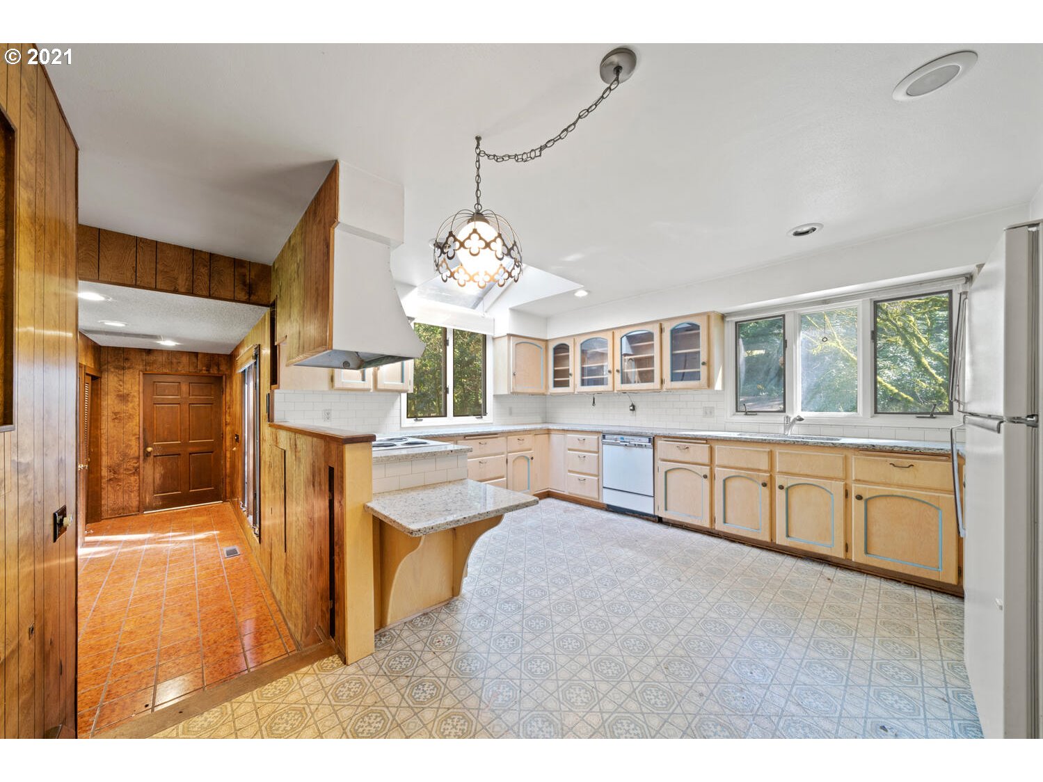 170 Southwest Birdshill Road Portland, OR 97219 - Photo 12 of 32 Gallery Image 12