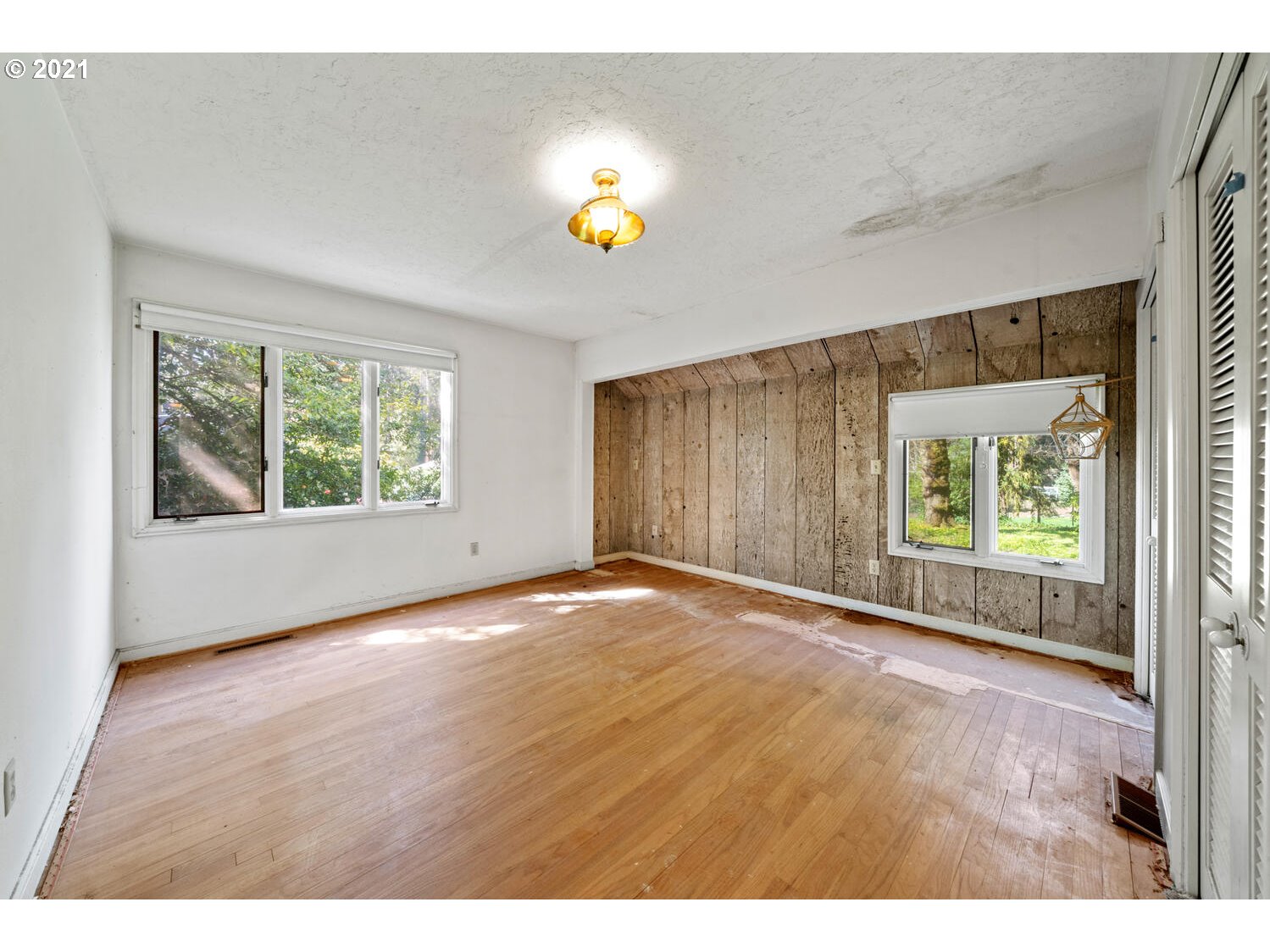 170 Southwest Birdshill Road Portland, OR 97219 - Photo 15 of 32 Gallery Image 15