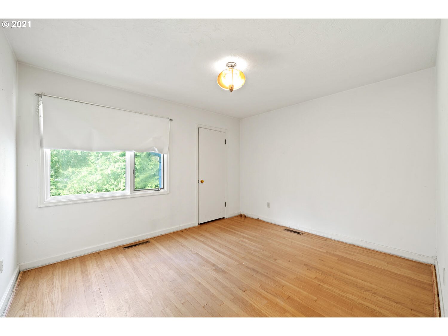 170 Southwest Birdshill Road Portland, OR 97219 - Photo 16 of 32 Gallery Image 16