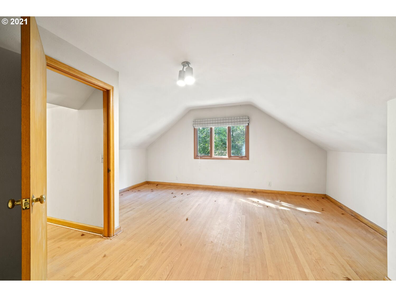 170 Southwest Birdshill Road Portland, OR 97219 - Photo 18 of 32 Gallery Image 18