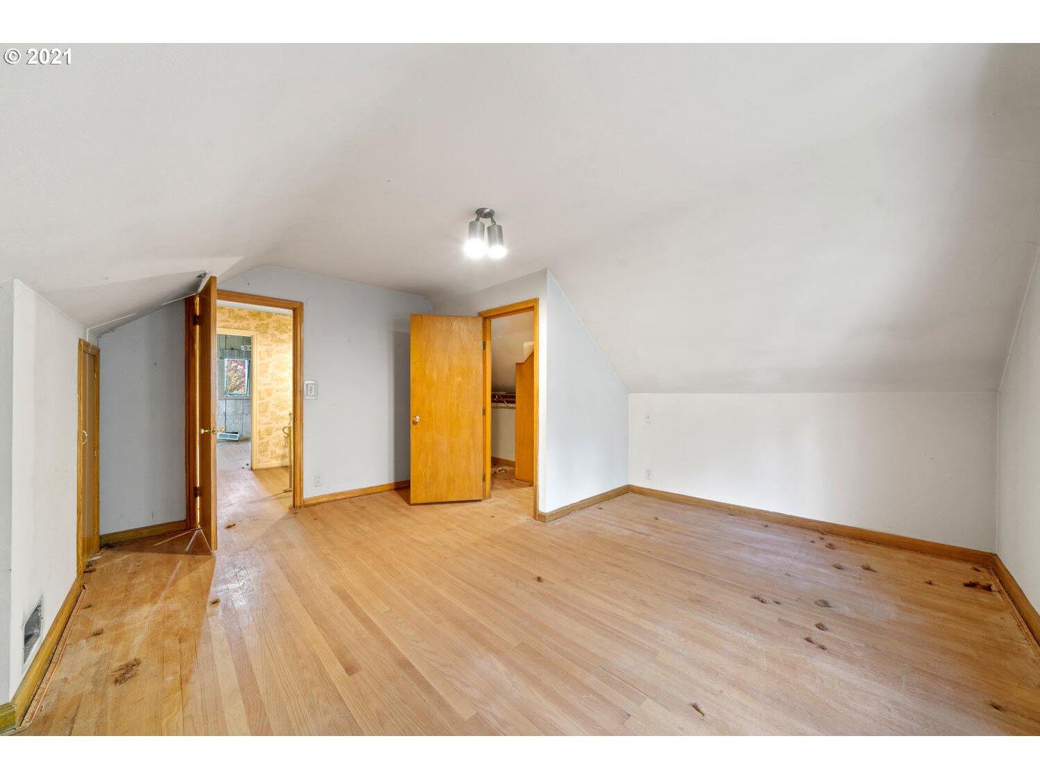 170 Southwest Birdshill Road Portland, OR 97219 - Photo 19 of 32 Gallery Image 19