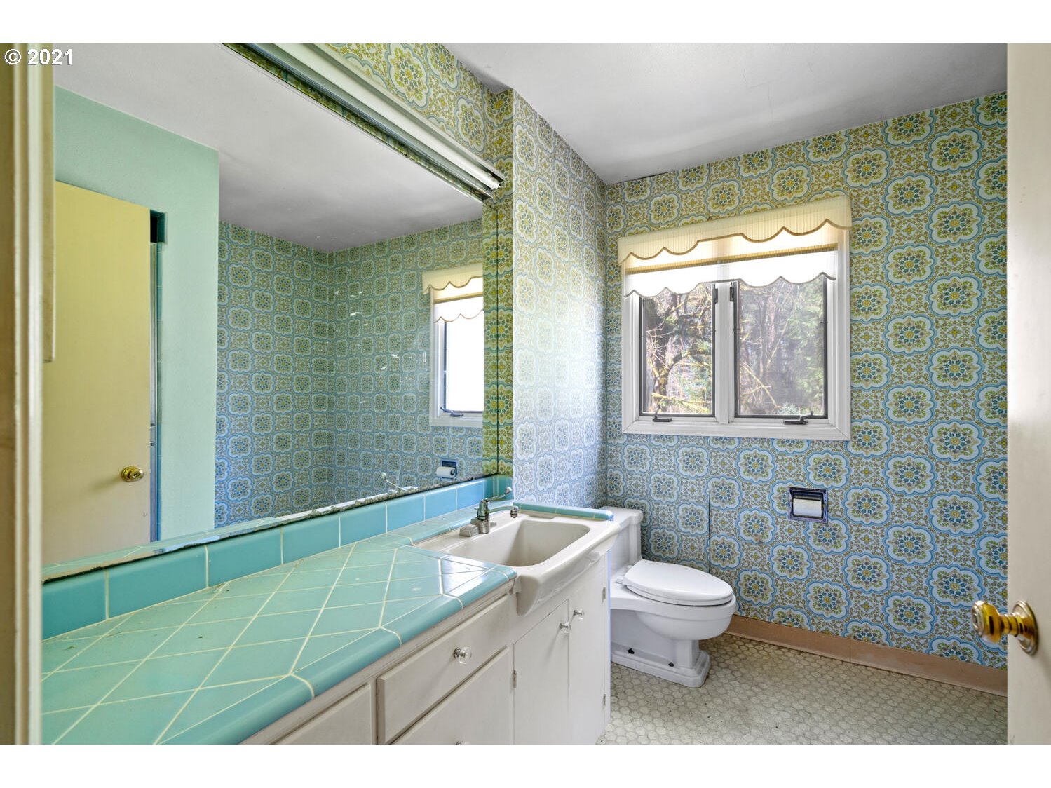 170 Southwest Birdshill Road Portland, OR 97219 - Photo 21 of 32 Gallery Image 21