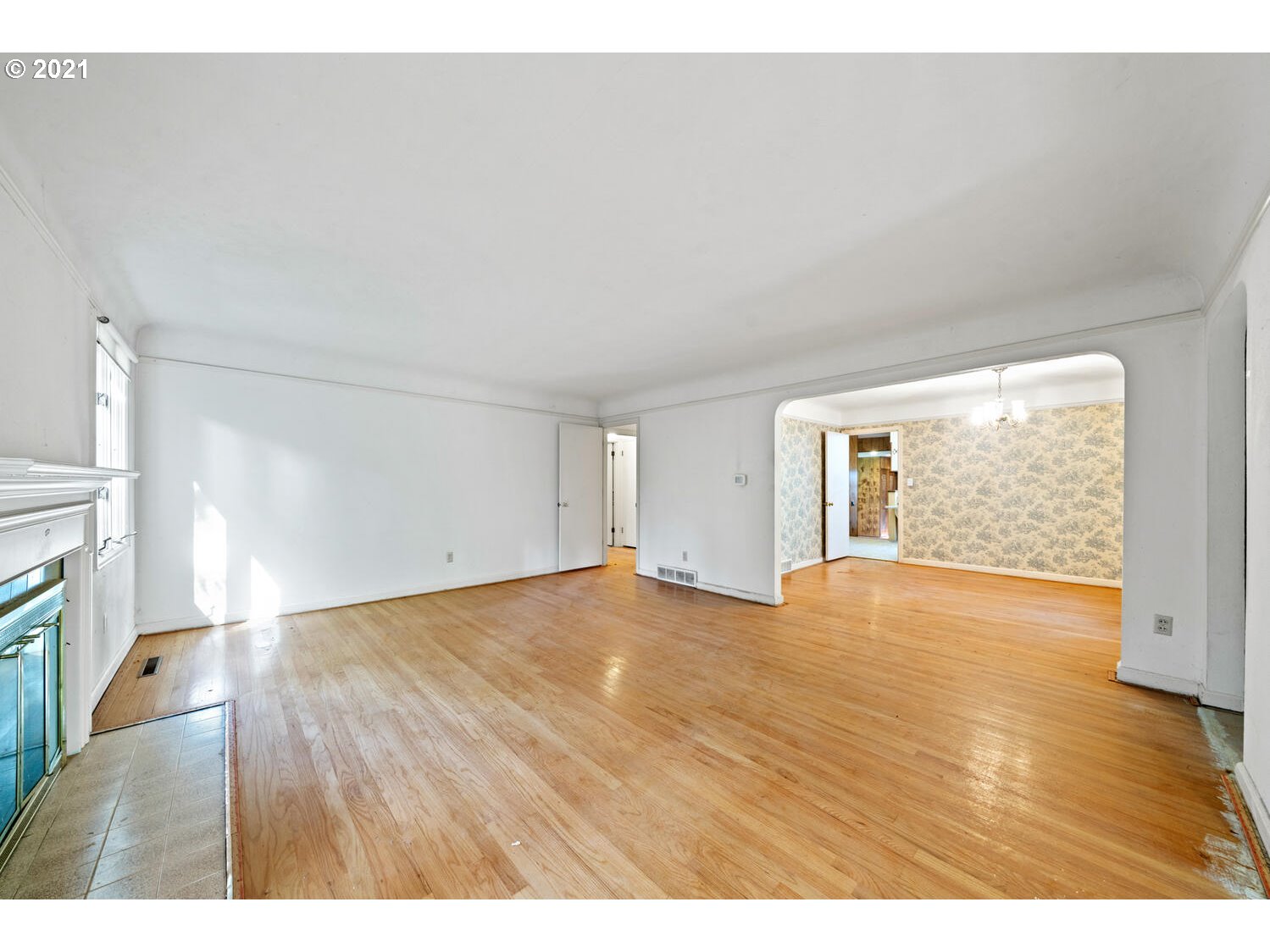 170 Southwest Birdshill Road Portland, OR 97219 - Photo 4 of 32 Gallery Image 4