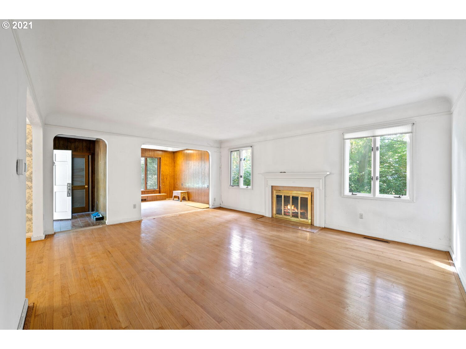 170 Southwest Birdshill Road Portland, OR 97219 - Photo 5 of 32 Gallery Image 5
