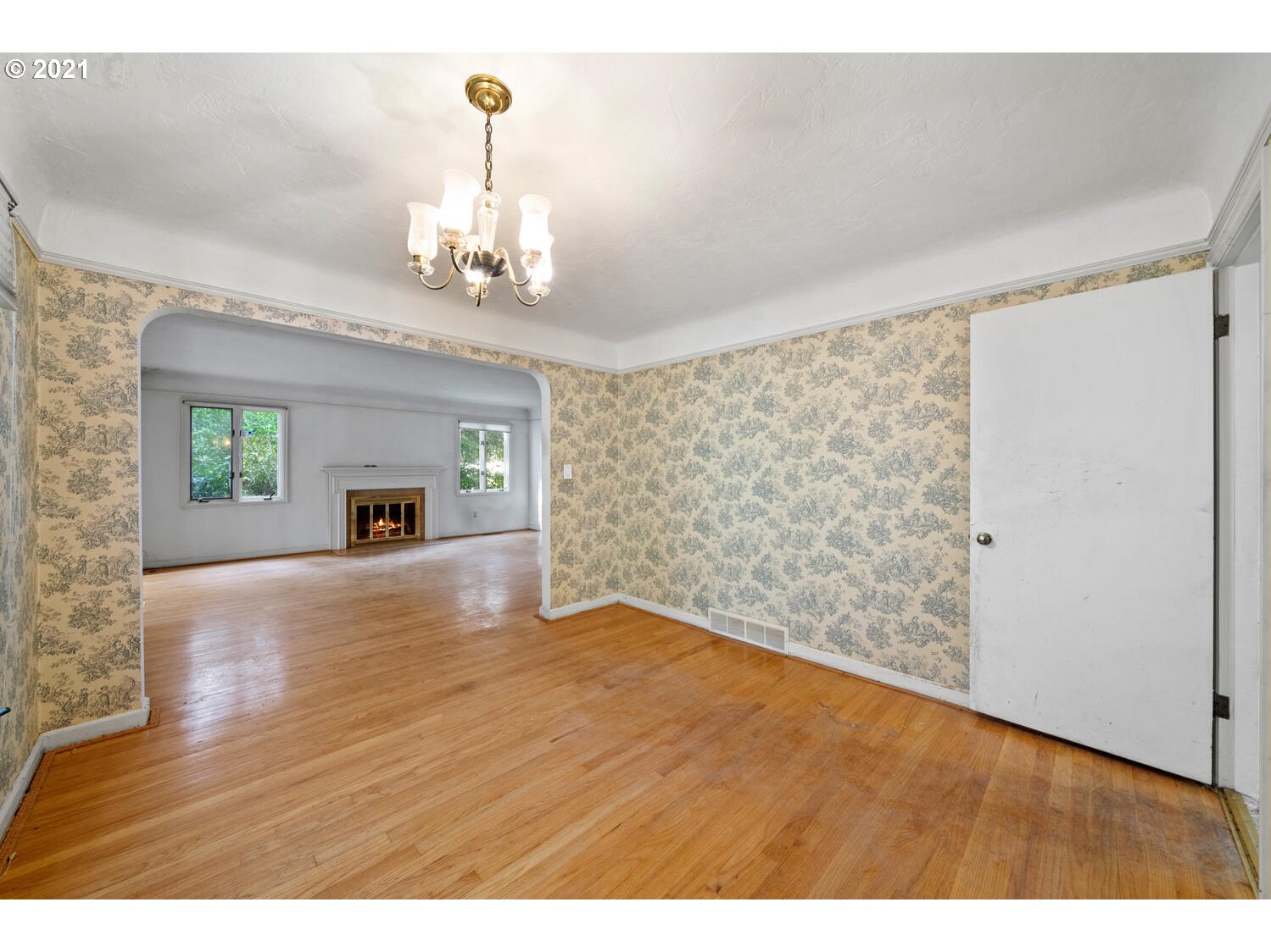 170 Southwest Birdshill Road Portland, OR 97219 - Photo 7 of 32 Gallery Image 7
