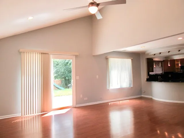 $3,000 | 43 Buckingham Lane, Unit 43, Buffalo Grove, IL 60089