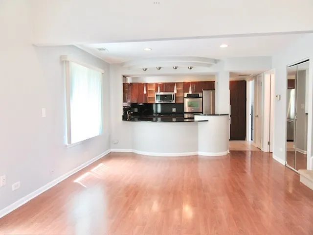 $3,000 | 43 Buckingham Lane, Unit 43, Buffalo Grove, IL 60089