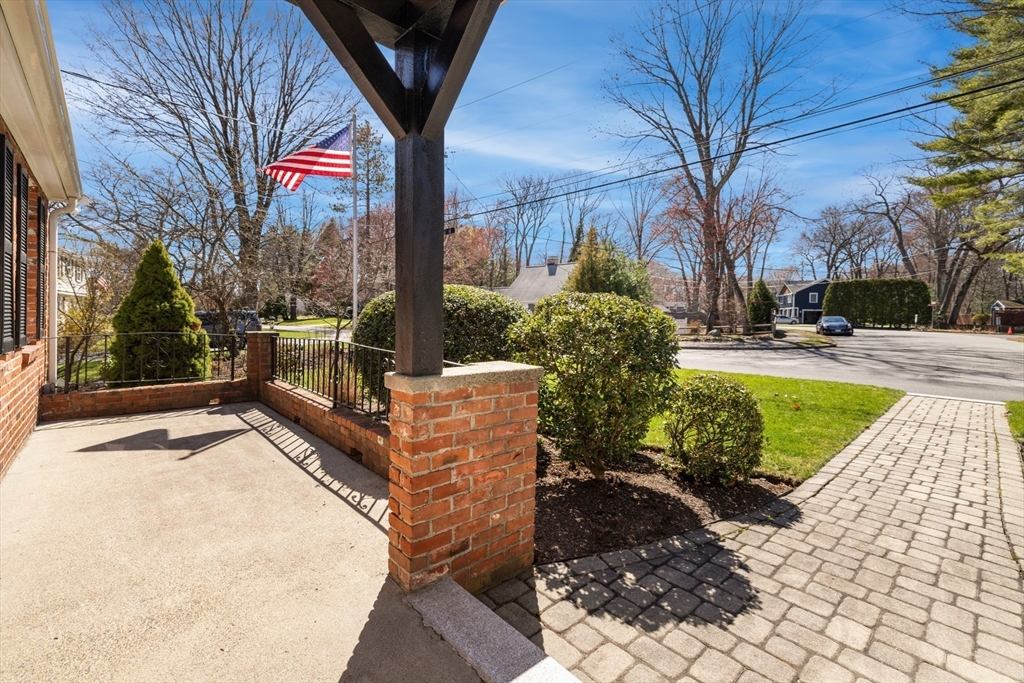 108 Pine Ridge Road Reading, MA 01867 - Photo 3 of 37