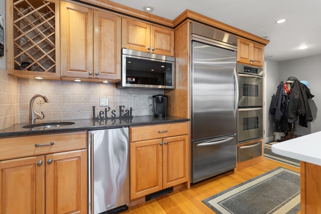 108 Pine Ridge Road Reading, MA 01867 - Photo 10 of 37