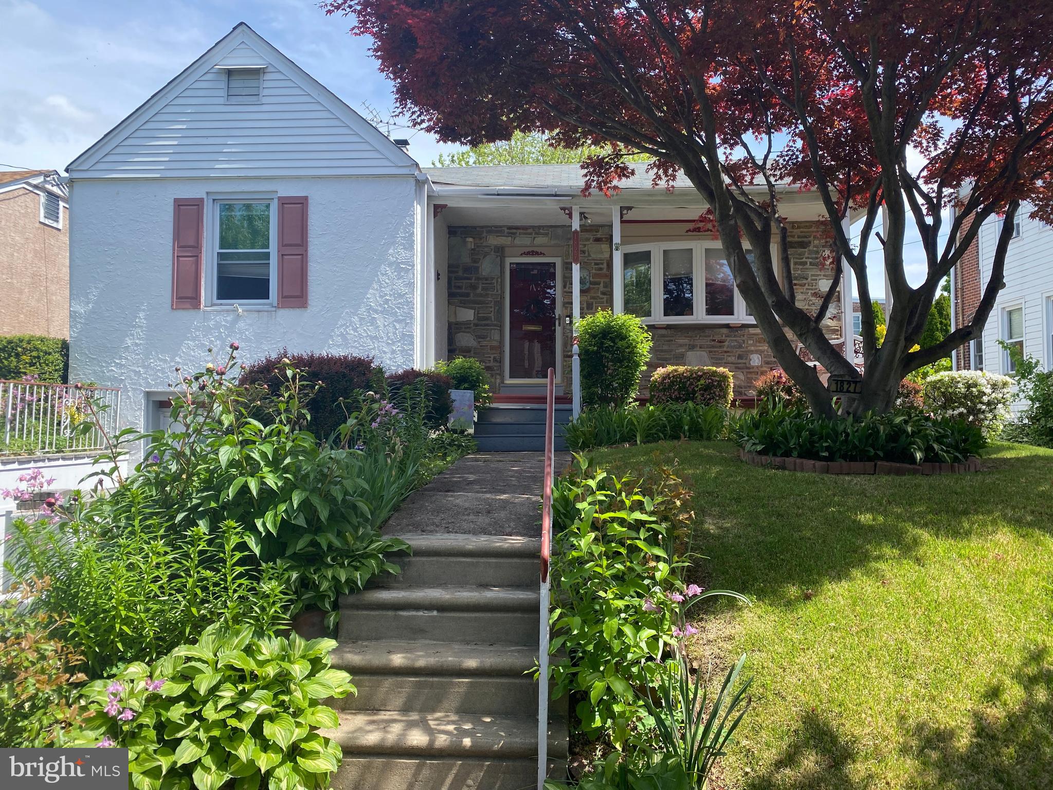 1827 Fuller Street Philadelphia, PA 19152 - Photo 2 of 36 Front View