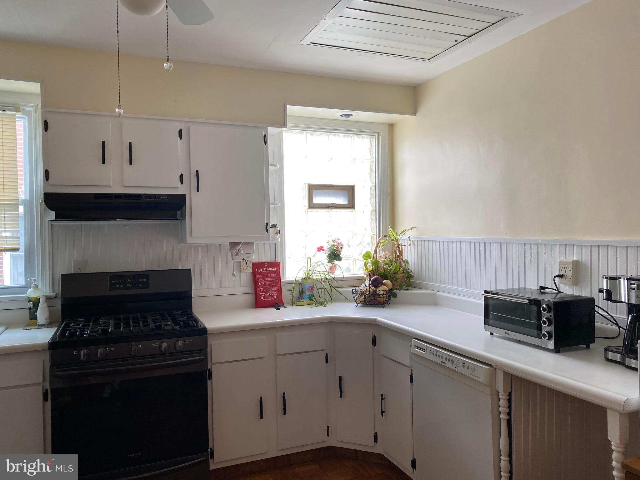 1827 Fuller Street Philadelphia, PA 19152 - Photo 12 of 36 Kitchen