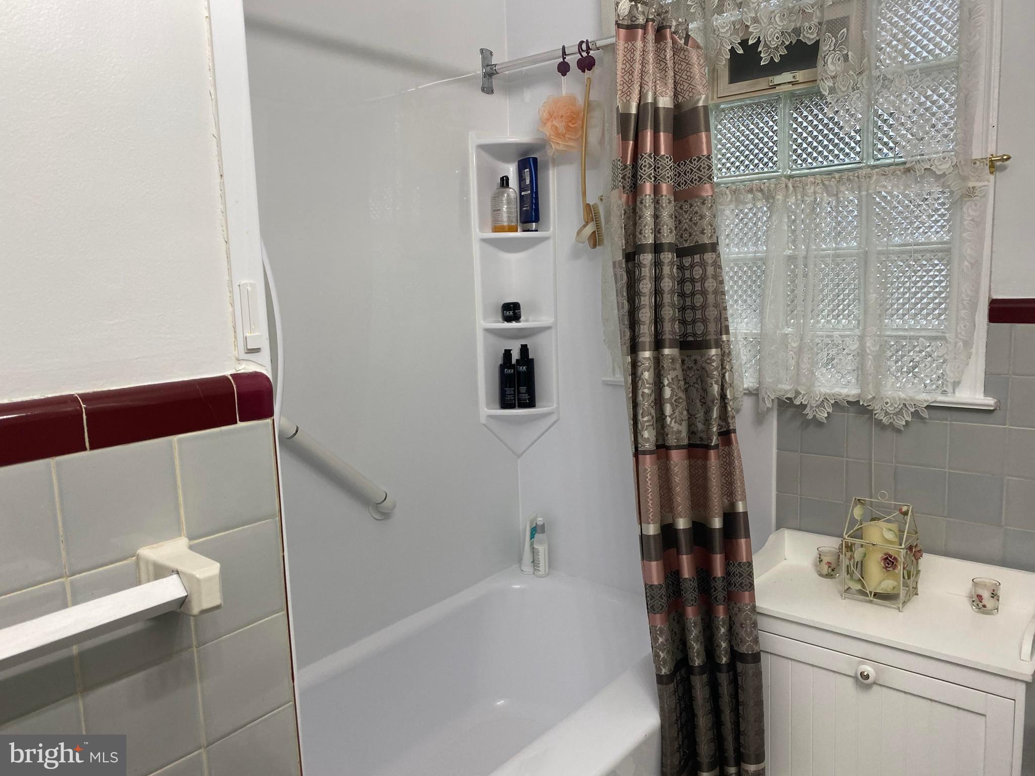 1827 Fuller Street Philadelphia, PA 19152 - Photo 15 of 36 Main Bathroom
