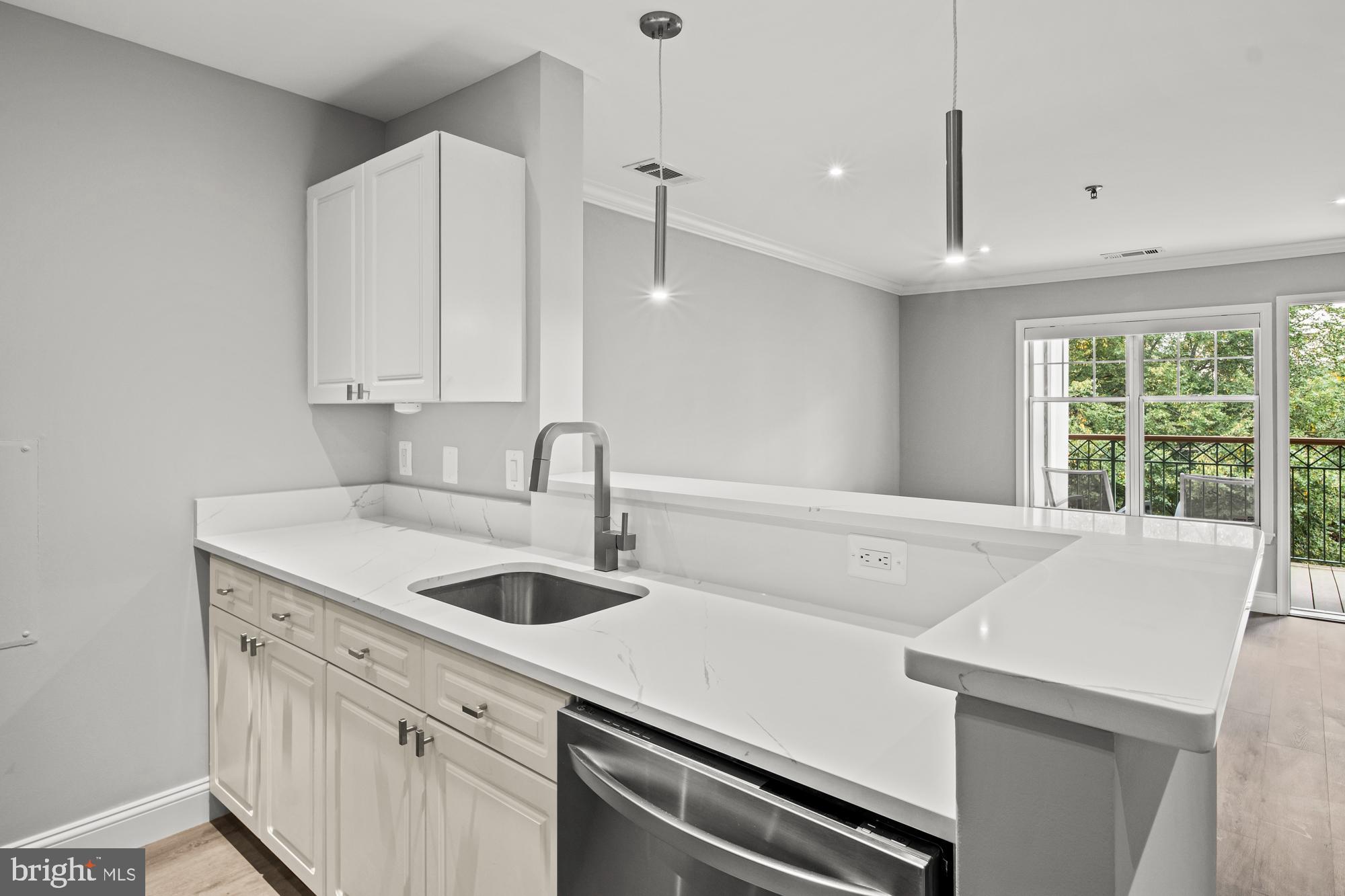 5573 Seminary Road, Unit 314 Falls Church, VA 22041 - Photo 17 of 54 Gallery Image 17