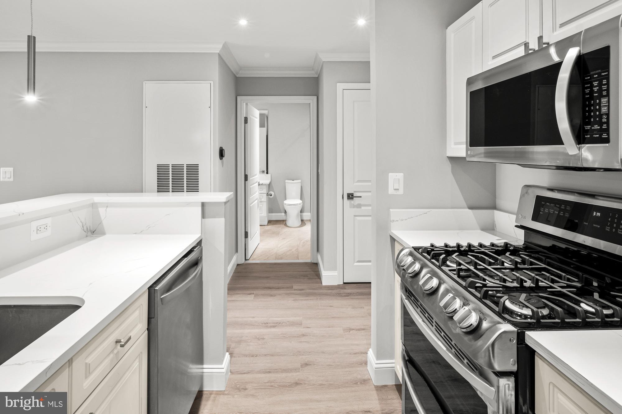 5573 Seminary Road, Unit 314 Falls Church, VA 22041 - Photo 5 of 54 Gallery Image 5