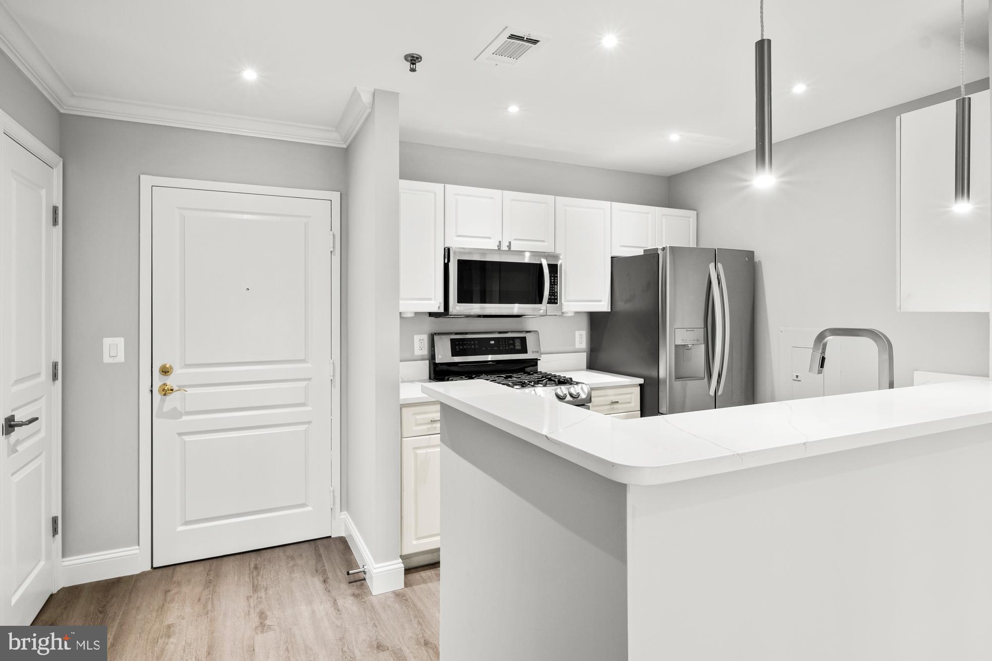 5573 Seminary Road, Unit 314 Falls Church, VA 22041 - Photo 7 of 54 Gallery Image 7