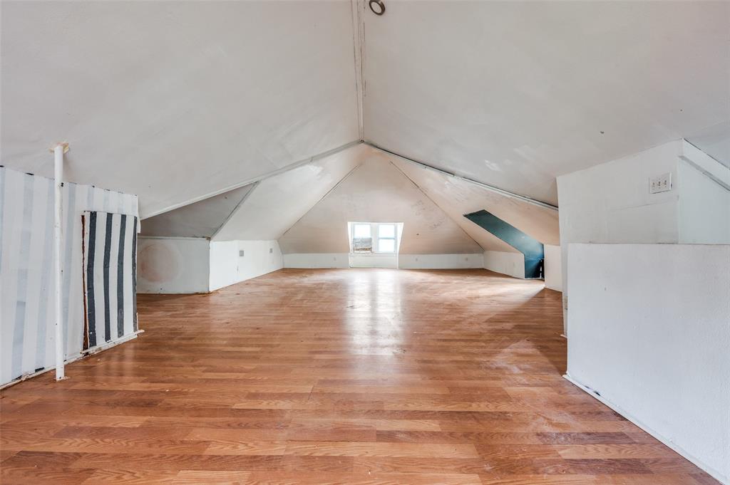 408 West Decatur Street Ennis, TX 75119 - Photo 14 of 15 a view of a hallway with an empty room