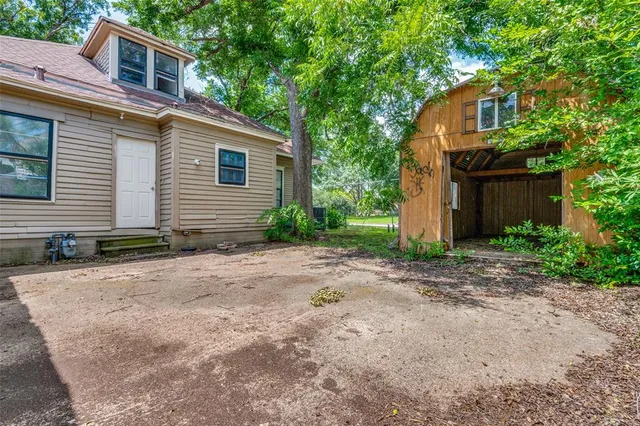 $199,900 | 408 West Decatur Street, Ennis, TX 75119