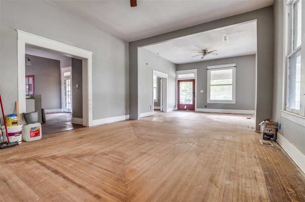 408 West Decatur Street Ennis, TX 75119 - Photo 3 of 15